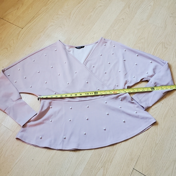 Shein Curve Woman's Size 1XL Long Sleeve V-Neck Blouse. - Picture 4 of 7